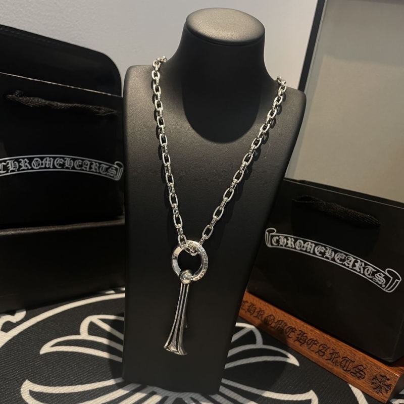 Ch*0me He**ts necklaces